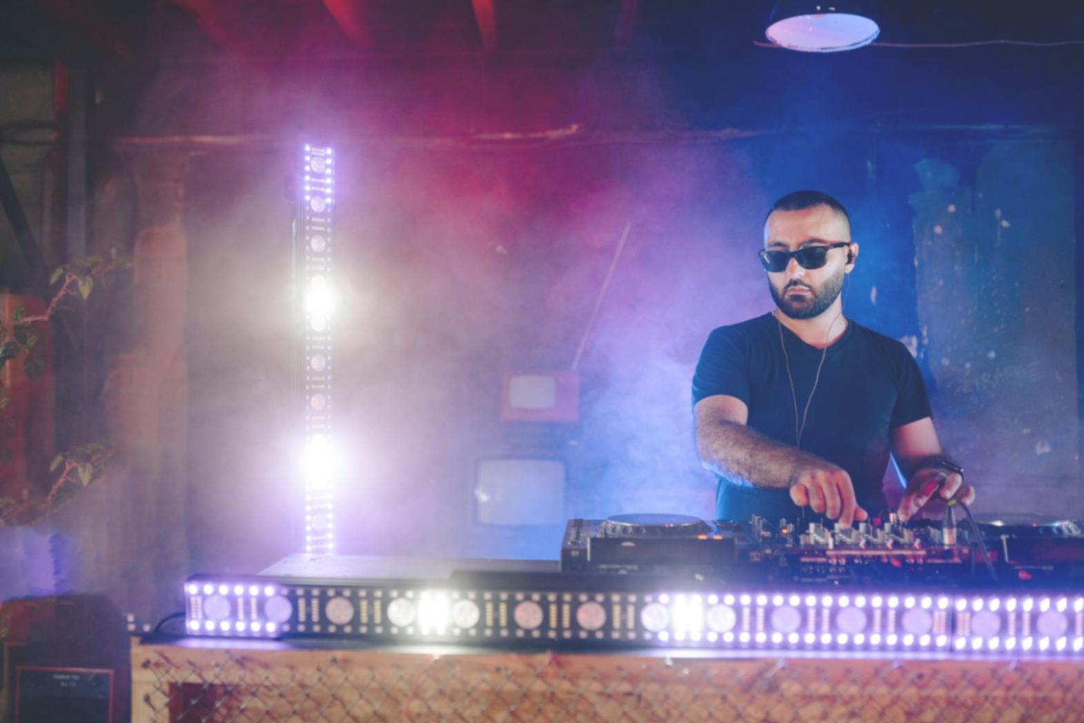 Müzik stüdyosunda çalışma ortamı