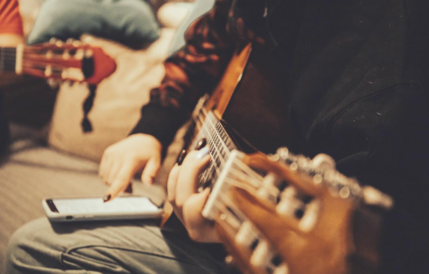 Şarkı yapısı analiz çalışması sırasında notalar ve diyagramlar