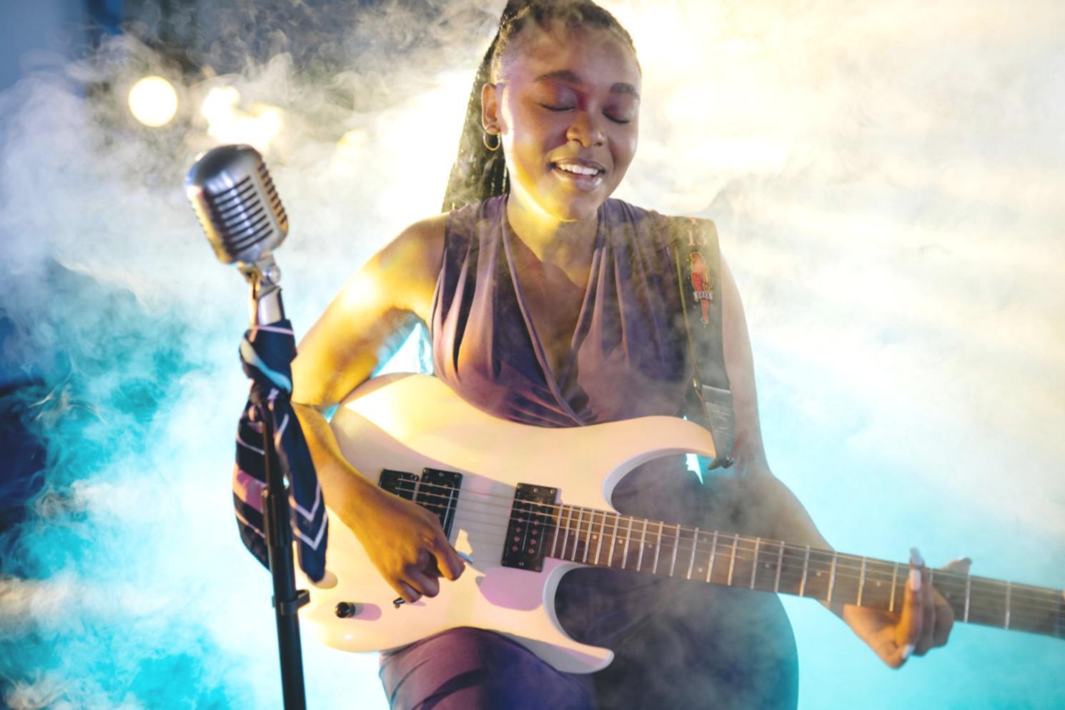 Yaratıcı süreç boyunca kullanılan müzik enstrümanları ve kayıt ekipmanları